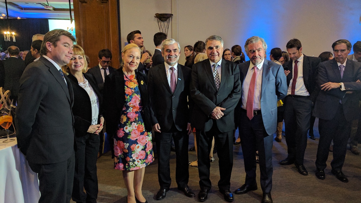 Director of InvestChile receives Fundación Eurochile award