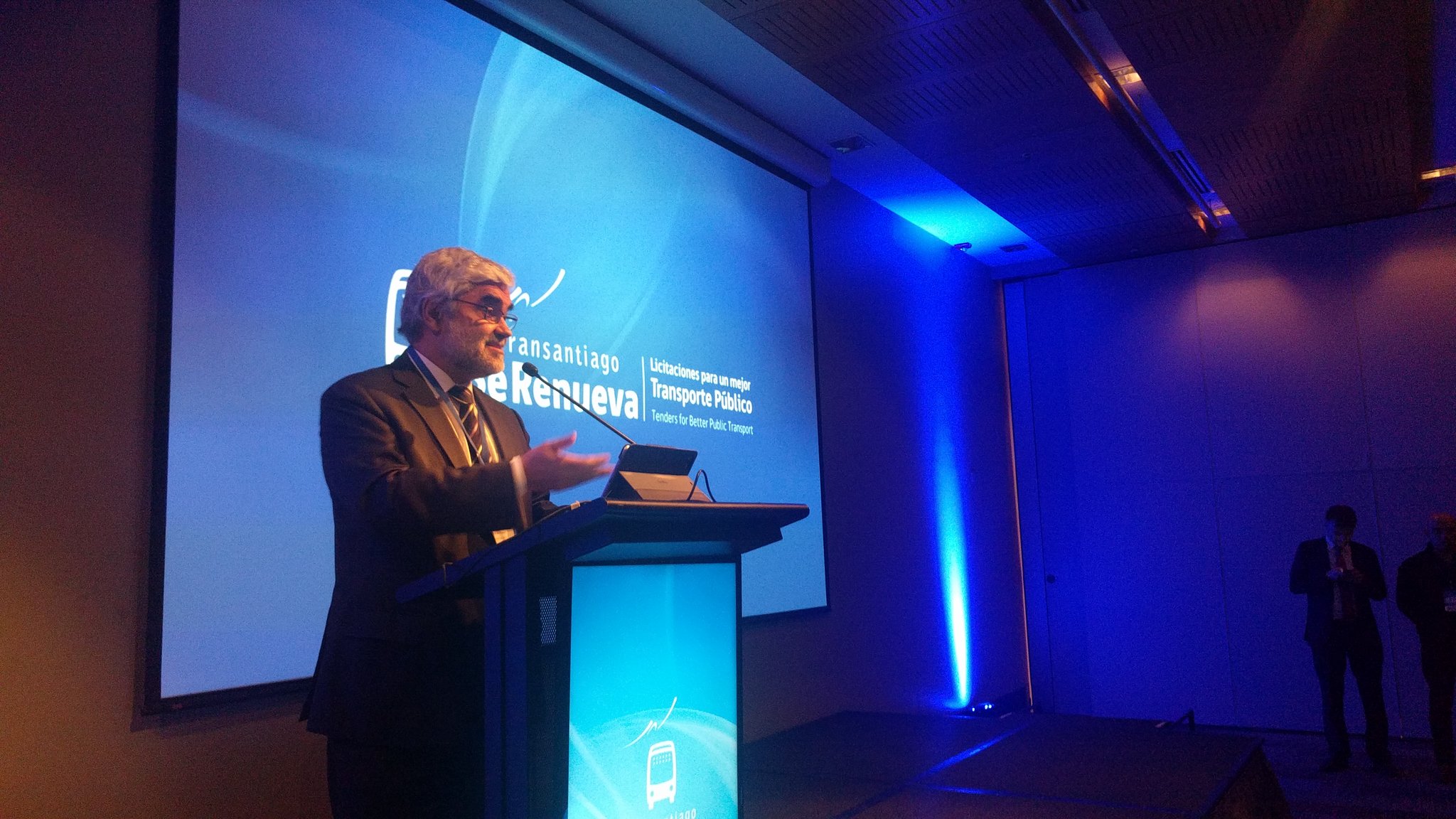 More than 200 representatives of companies from 12 countries attend Transantiago roadshow
