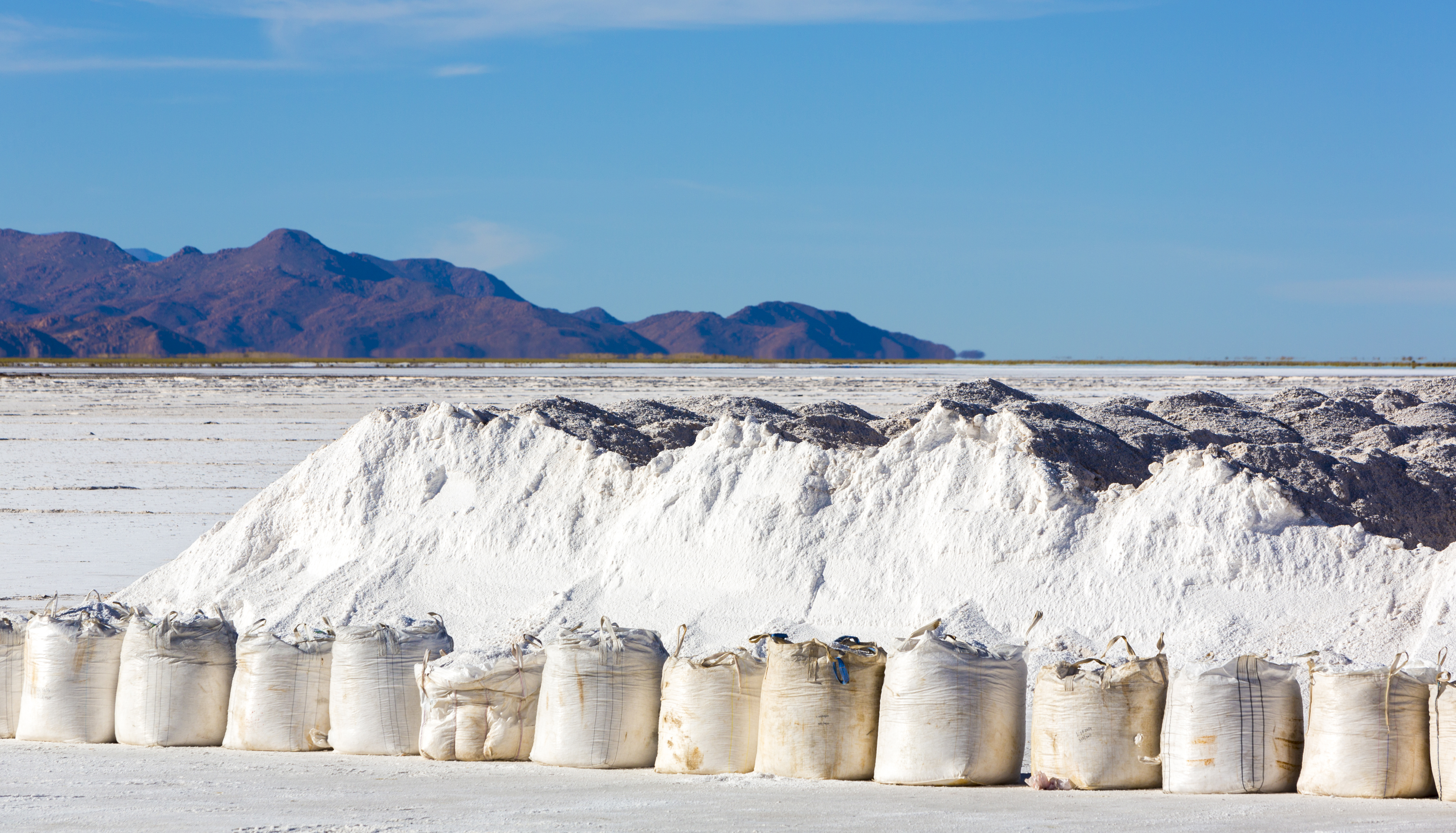 CORFO and InvestChile launch overseas tour to promote tender for specialized lithium producers