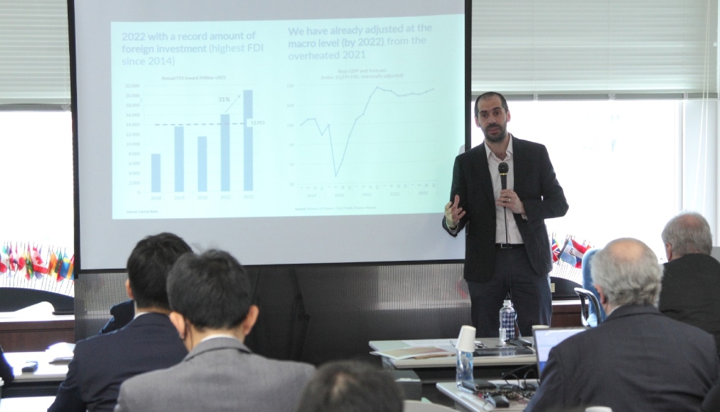 About InvestChile Background