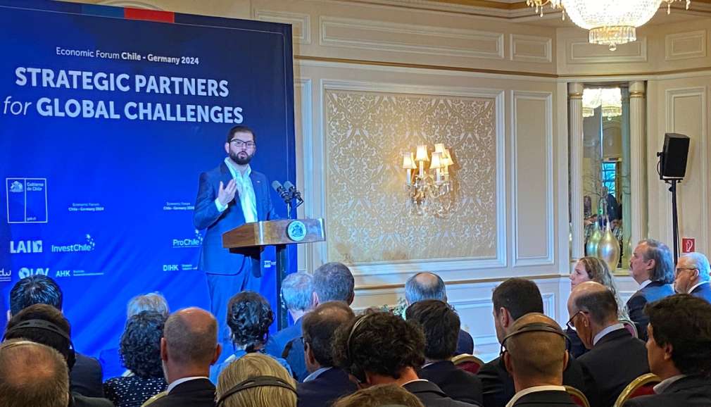 Foro empresarial y promoción del litio lideran agenda de ministro Grau e InvestChile en segunda jornada en Berlín