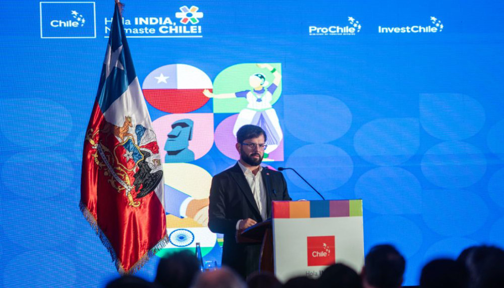 About InvestChile Background