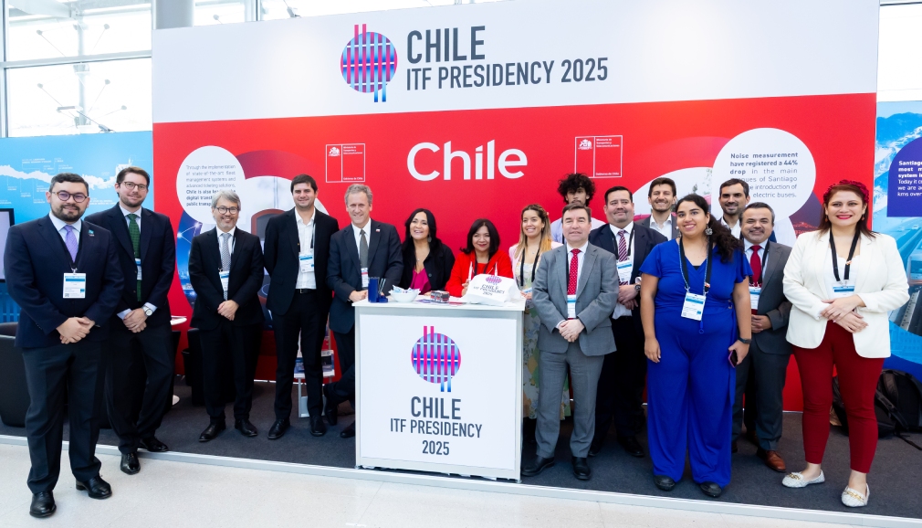 About InvestChile Background